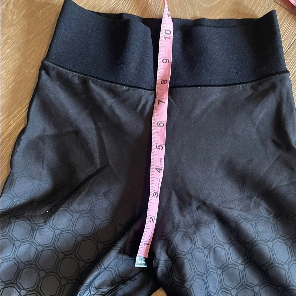 Ultracor Black and Silver Leggings activewear yoga barre size small pants